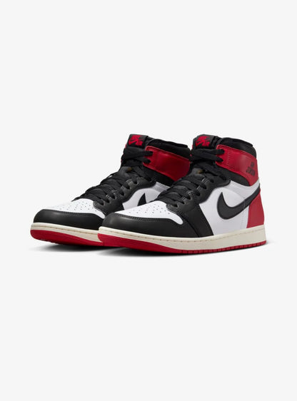 Jordan 1 High Black Toe Reimagined Vista Laterale - Raf Sneakers Trieste